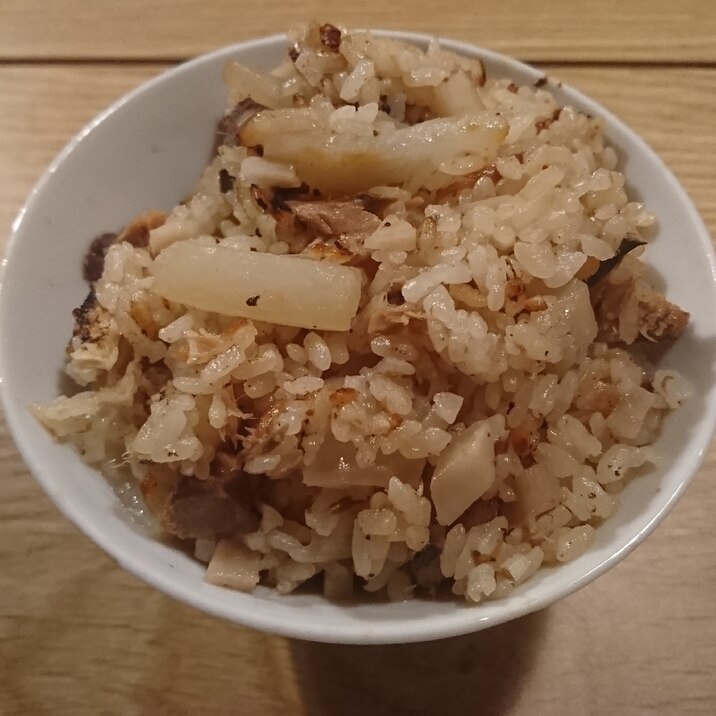 サバ缶と根菜の炊き込みご飯